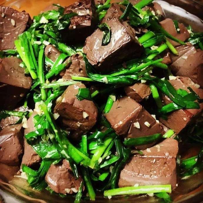  脸色|补血吃阿胶，不如吃此菜，隔天炒一盘，补血补铁，脸色越来越红润