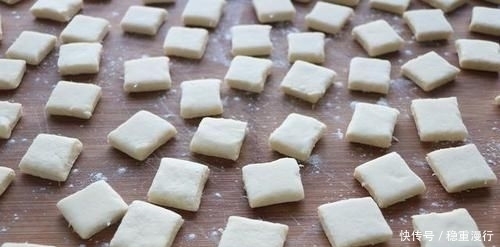  里加|面粉里加1个橙子，做迷你小面包，孩子一口一个，早餐再也不发愁