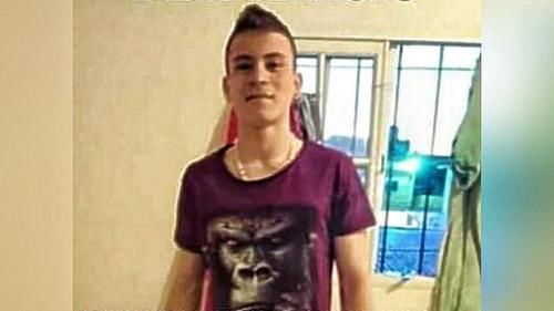  低头|楼层管理员打扫楼梯时被绊倒，低头一看脚下有一具浑身是血的男尸