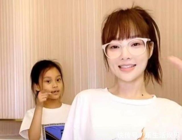 深夜|李小璐深夜发视频称喜欢帅哥，滤镜太浓像假娃娃，脖子红印引质疑