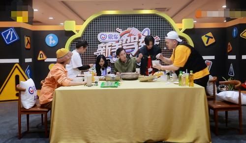  训练|《新手驾到》嘉宾饭菜不同引争议，观众：这是区别对待吗