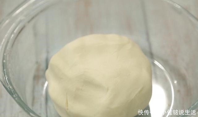 简单|秋天,吃包子饺子不如吃它,做法简单,外酥里鲜,做一锅不够吃