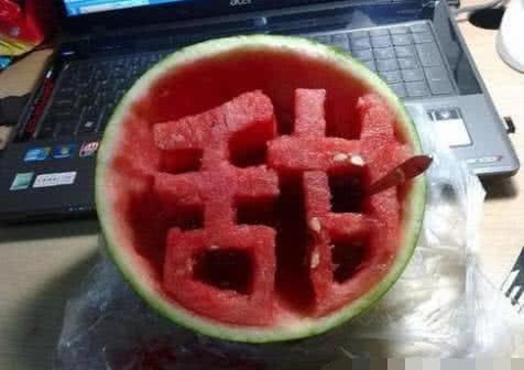 下不去|韩国“切西瓜”是细心,迪拜是霸道,中国的下不去嘴啊