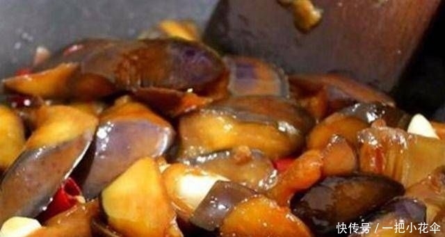 利器|如果炒茄子吸油怎么办?学会一招,无油利器!