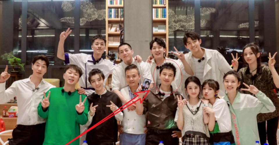  海报|《向往4》晒出收官海报，对比《中餐厅》杀青照，“c位”很暖心