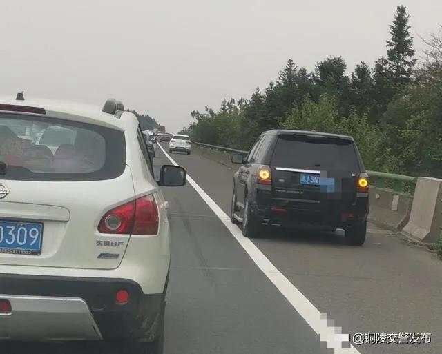 车辆|举报!网友在安徽高速一口气拍下42辆违法车