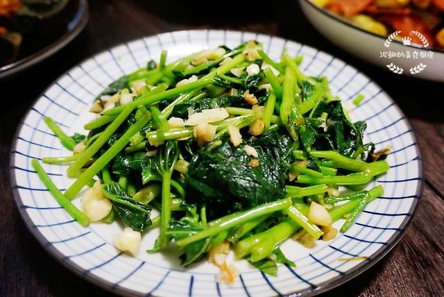  蒿子秆|一家三口的晚餐，四菜一汤，虽然素了点，但好吃有营养，全家都爱