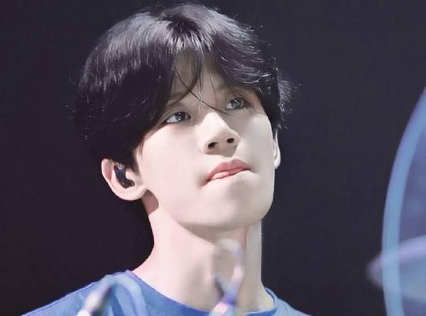  明日|《明日之子》人气选手公布与节目组矛盾，被气出心脏病让人担心