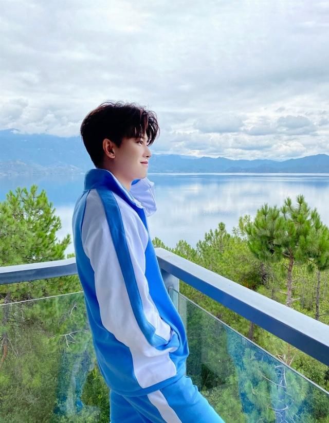丁禹兮|10位男星穿校服!《以家人之名》宋威龙、罗云熙、丁禹兮都是顶级校园男神