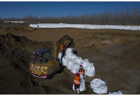  环境|渗坑偷排废水、异地倾倒危废……一批环境违法典型案例曝光，有企业取样超限上千倍