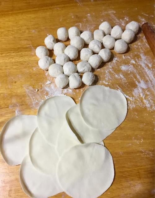 芹菜|为什么芹菜鲜肉饺子的馅黏不起来?