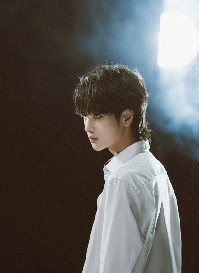  强大|杨超越的迷糊承包了一天的笑点，网友感慨师姐师弟的缘分强大！