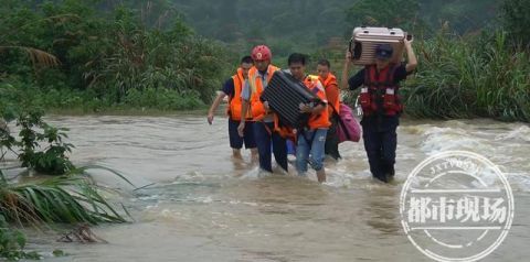  消防救援|江西：山洪暴发！6名工人被困深山3天2夜，口粮仅能维持1天