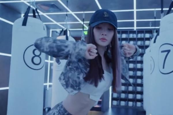  喜欢|李小璐真喜欢穿嘻哈风，穿迷彩服装跳舞，不去《姐姐》可惜了