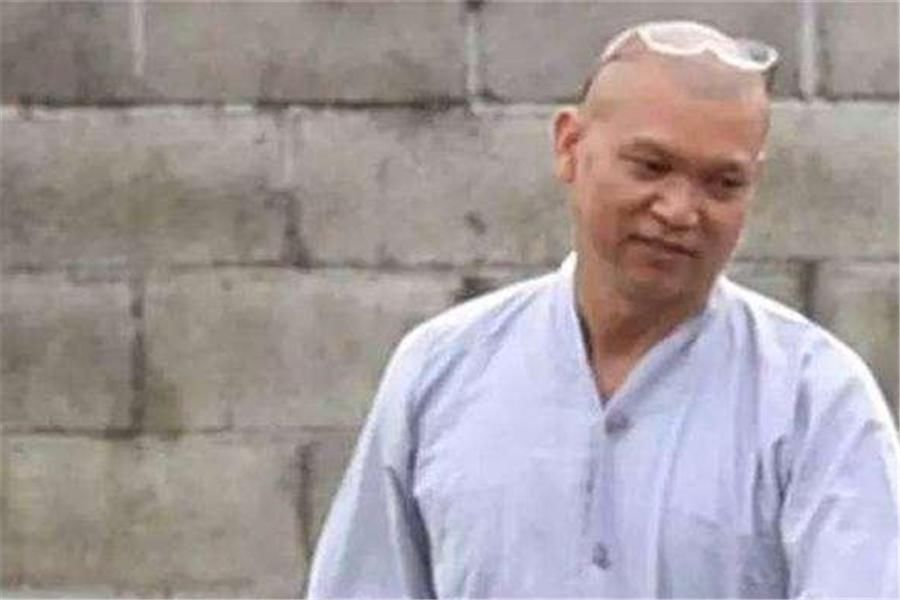 饰演|他饰演的反派深入人心，巅峰时却选择退出，如今怎样了？