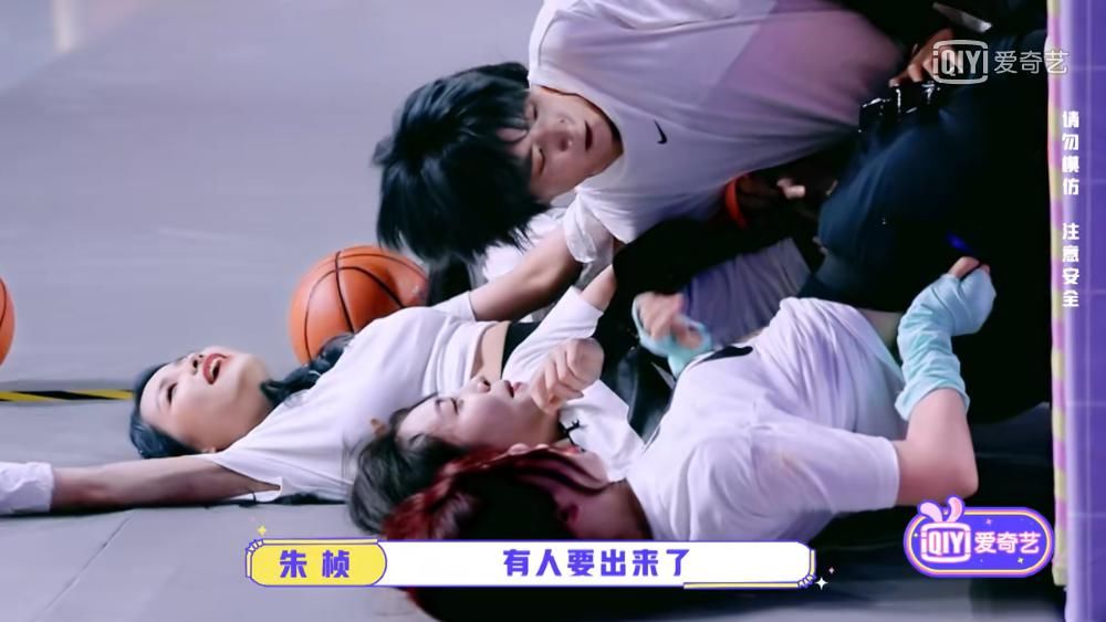  王一博|五人钻一个洞 肖战王一博都不敢这么玩“战狼”女团实至名归