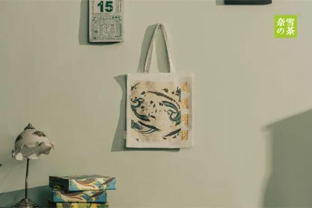  疯狂|燃到不敢认！国货品牌月饼太美了，连老外都要疯狂搞代购