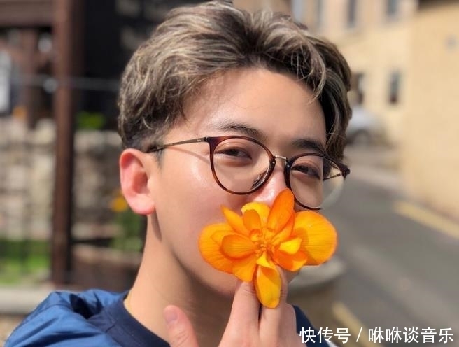 奔跑|还记得《奔跑吧》最帅的导演吗跑男结束后竟变成这样,让人意外