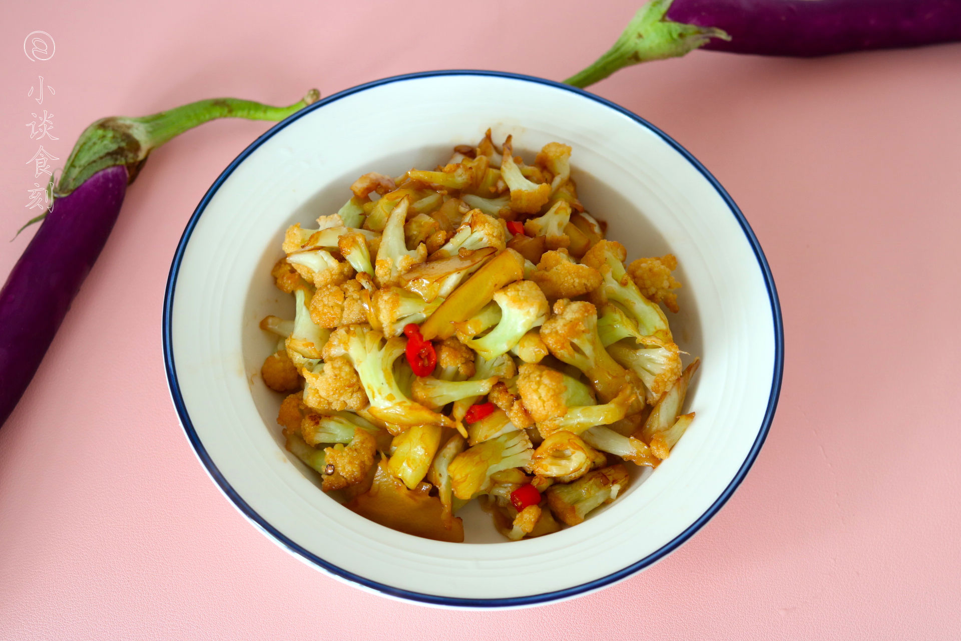  油量|炒花菜时，有人过油有人焯水，费时还不爽脆，这样做低油量更健康