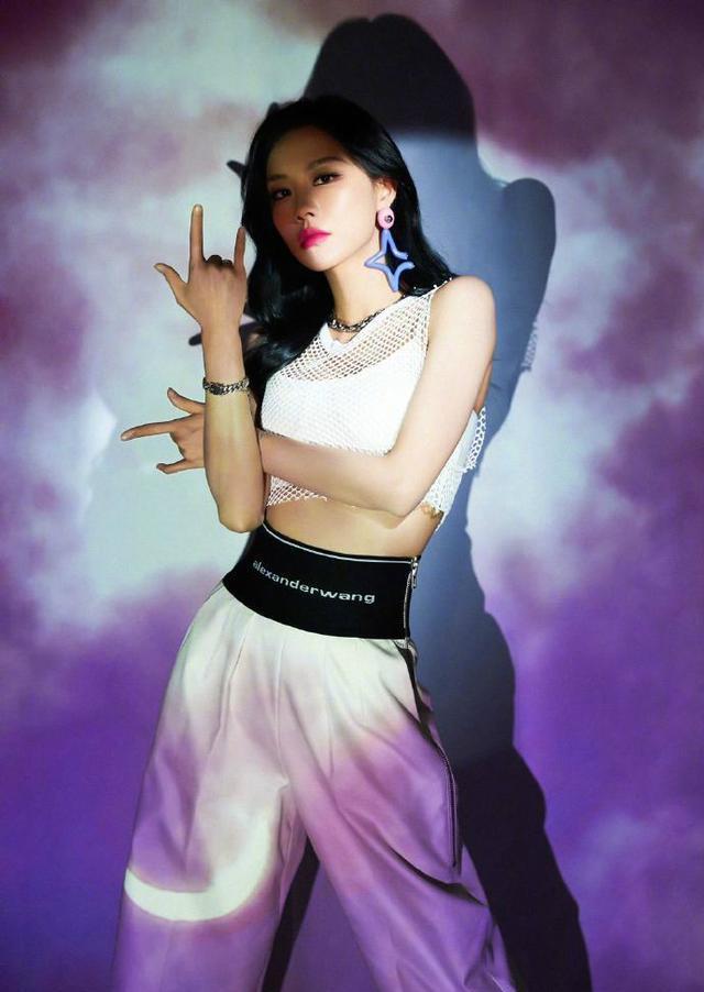 担当|芒果夜《浪姐》担当主角,万茜带伤主持,宁静团再唱《Flow》超燃