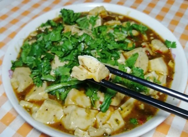 美味|麻婆豆腐简单又好吃的家常做法，麻辣鲜香，嫩滑不碎，美味更下饭