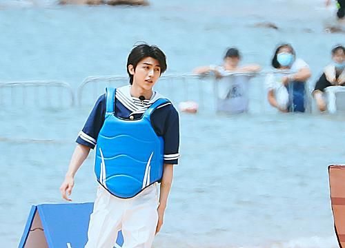 娜娜|跑男杀青:欧阳娜娜吴宣仪参加,baby用妙招凸显少女感