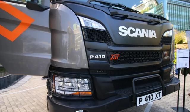  机场|500马力原厂双排 国内首辆斯堪尼亚P500 XT 6x6机场消防车底盘