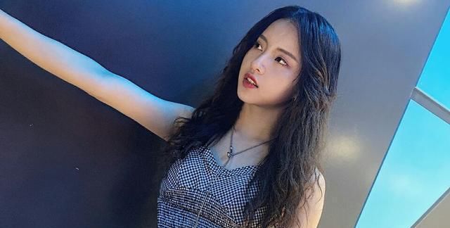  选手|《天天向上》曾经的实习生伍雅露，参加选秀后，从台下走到了台上