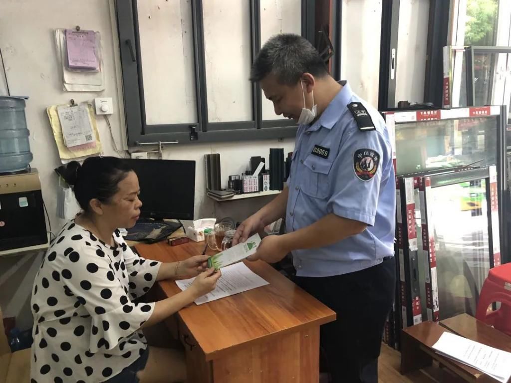 石岐|举手之劳显文明！石岐这群“志愿红”随手行动让文明如影随形~