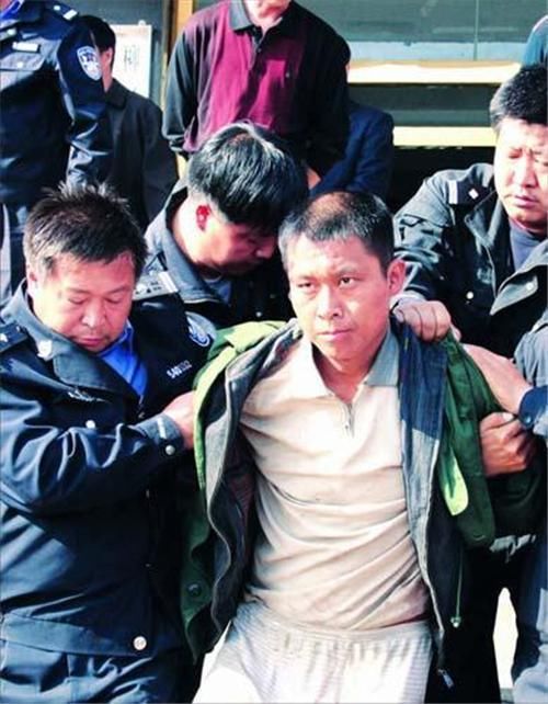 李振军|14年前的凶案：肉摊生意太好遭人捣乱，他一气之下12个人没了呼吸