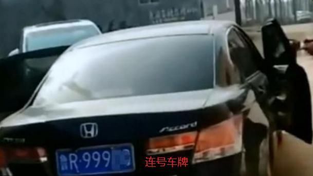  大衣哥|朱之文又换新车，看到999车牌，网友：怪不得要配保镖