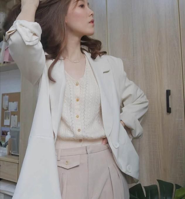 长大衣|入秋穿什么衣服好？千鸟格长大衣温暖又时尚，为你搭配几样服饰