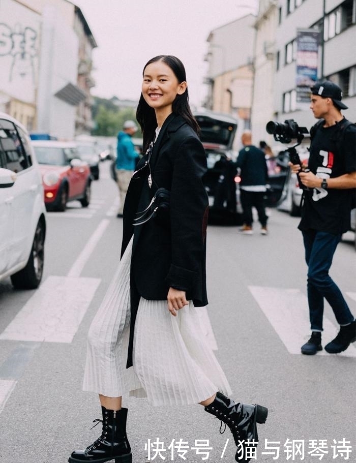 面料|谁说胯宽不能穿百褶裙！做好这三点，梨形身材也能穿得减龄又显瘦