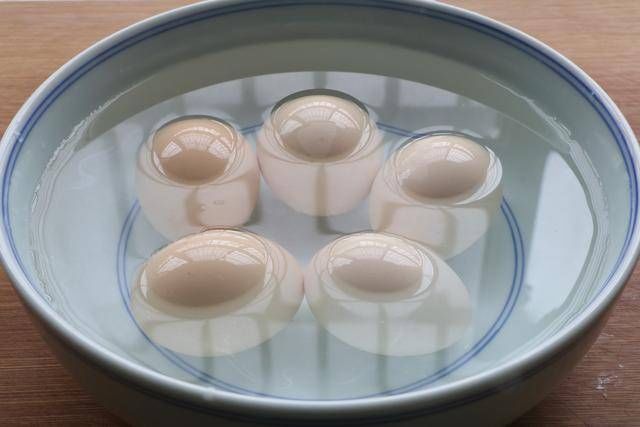 玉米面松饼|玉米面加5个鸡蛋,不加1滴油1滴水,又香又软,比发糕好吃10倍