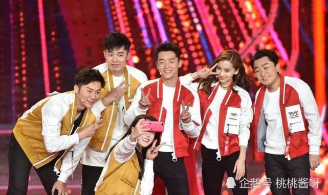  踢足球|跑男同学录：鹿晗喜欢踢足球，张艺兴是学霸，baby的女生都懂