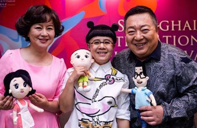  大腕儿|就是喜欢农村生活？央视大腕儿退出主持界，砖房门前吃面条