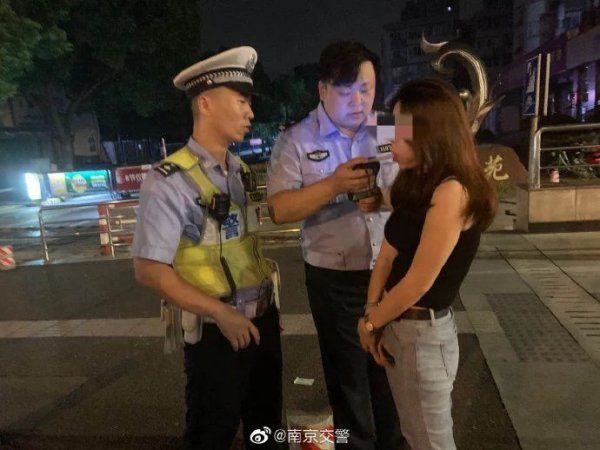  告诉|以为两杯啤酒无碍 酒驾被查求交警别告诉家里人