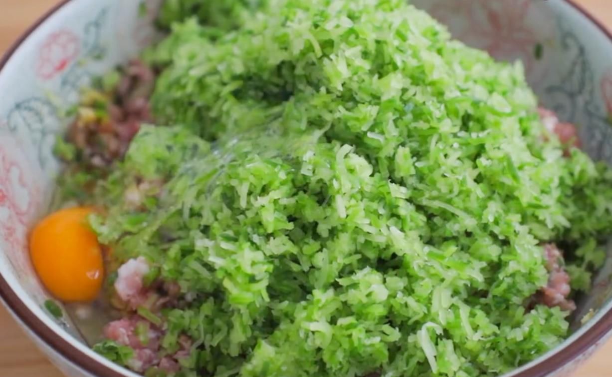 好吃|萝卜新吃法,不炒不炖不凉拌,鲜香美味,皮薄馅多,超好吃