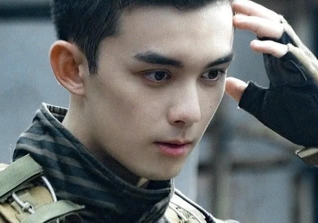 完胜|《穿越火线》是喜剧片?鹿晗演技完胜吴磊,网友:不走小鲜肉路线!