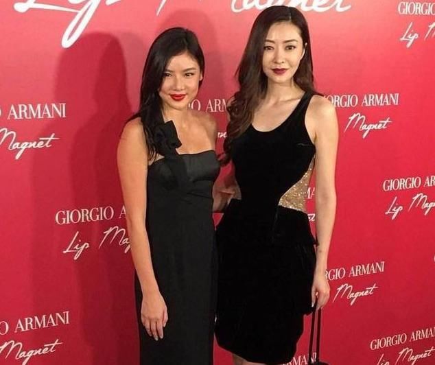 黑裙|两位前“天王嫂”同框穿黑裙,熊黛林身材曼妙,乐基儿发福成大妈