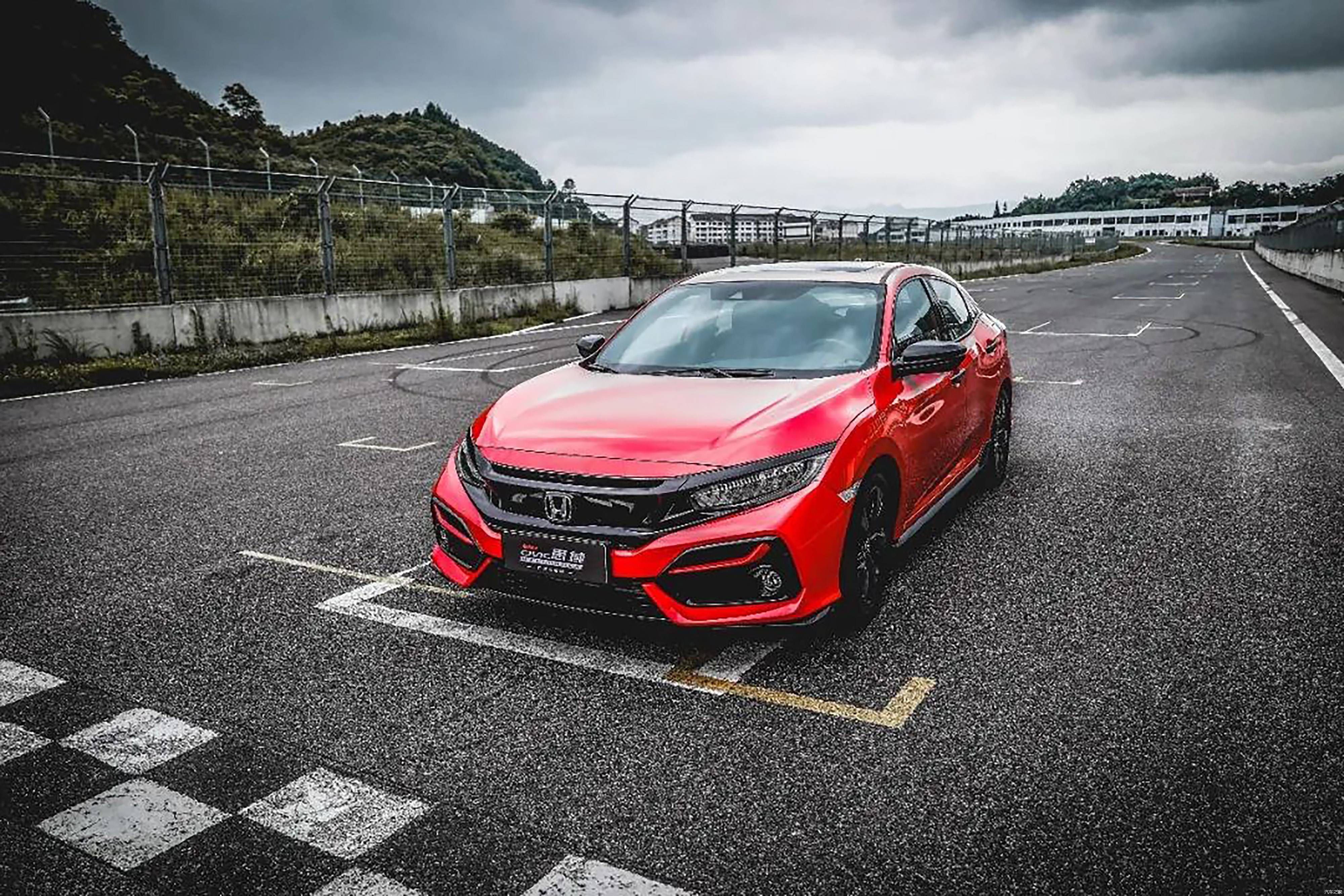  配置|Hatchback才是本田魂？两厢思域驾控更有看点