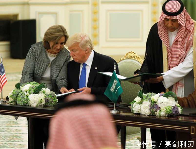  盟友|美元终于跌落神坛，铁杆盟友宣布用人民币结算，给全球做出榜样