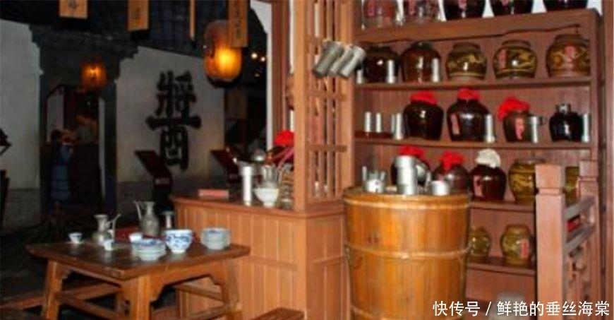 白酒|民国时期的国酒是什么? 地位很高, 重要场合都在喝, 现在成了茅台