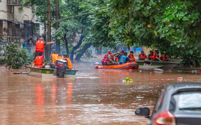 于五桥河河边的五桥|多图|直击万州救援现场