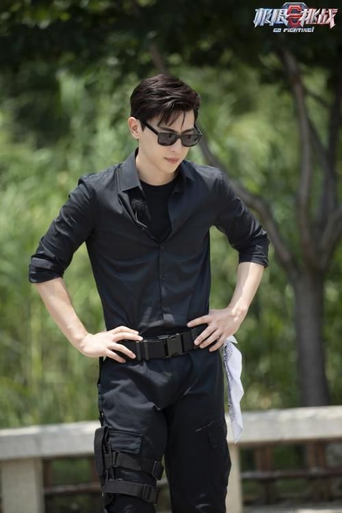  人帮|《极限挑战》收官，邓伦眼红肿，愿意做他们一辈子的弟弟