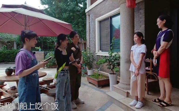  综艺节目|《中餐厅》有没有剧本？黄晓明赵丽颖去揽客，受邀者一句话真相了