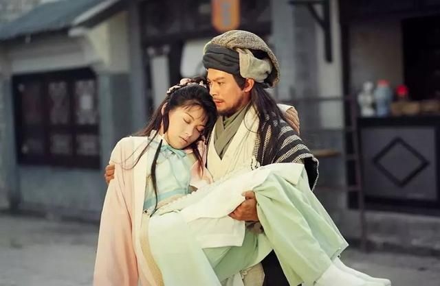 乔峰|金庸笔下的郭靖和乔峰都是顶天立地的男子汉,那么谁更完美呢?