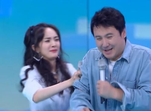  镜头|沈腾说错话，被杨幂追着打，有谁注意他的反应？镜头面前太卑微