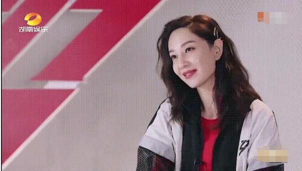  白冰|郑希怡白冰因男人气氛尴尬？都是乘风破浪的人，就还不至于吧