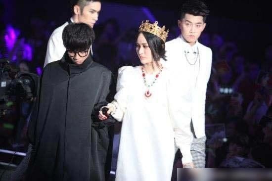  到底|尚雯婕力捧？火星弟弟？“换头”风波？华晨宇到底好在哪？